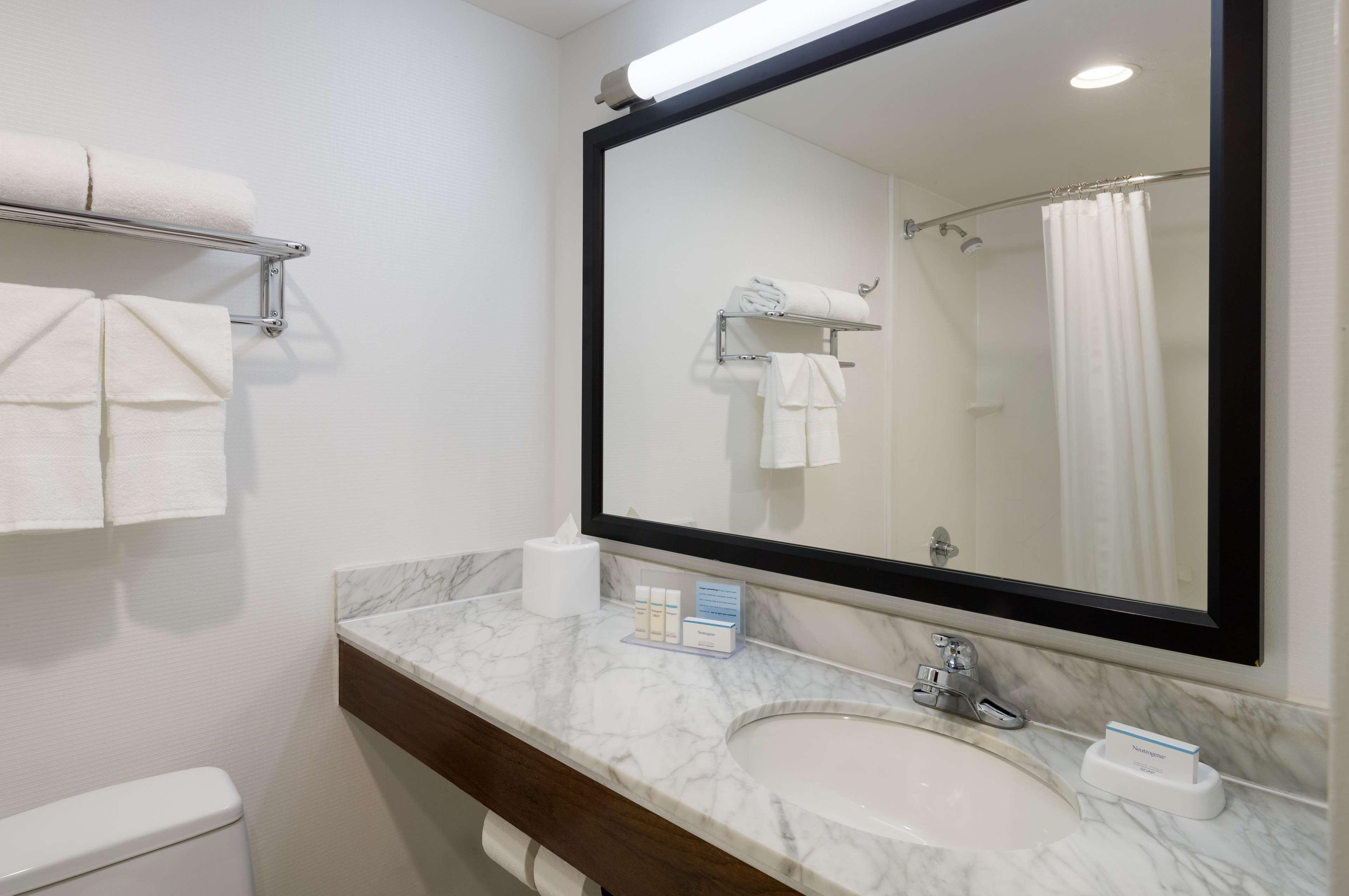 Hampton Inn Seaport Financial District New York Exterior photo