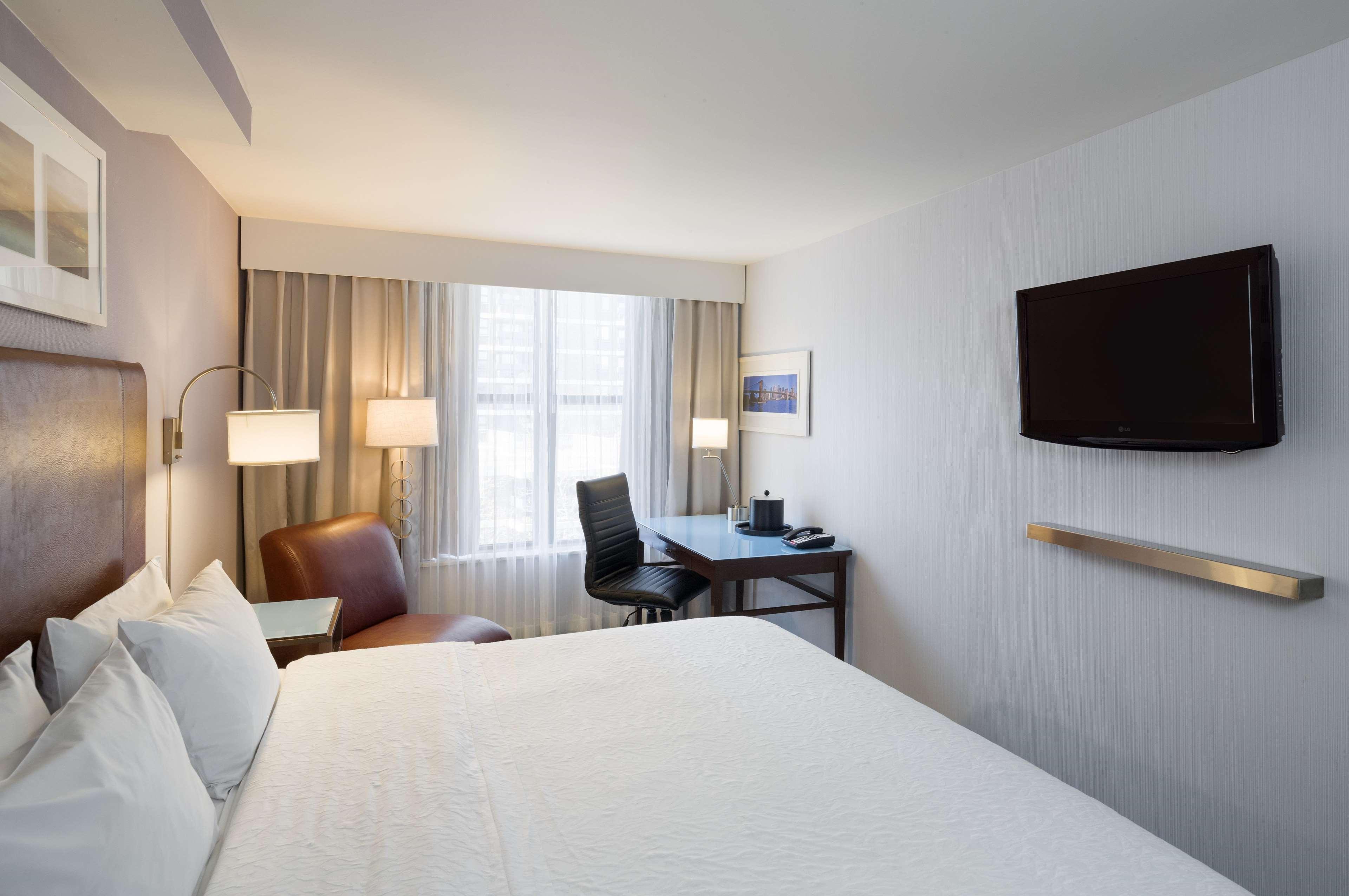 Hampton Inn Seaport Financial District New York Exterior photo