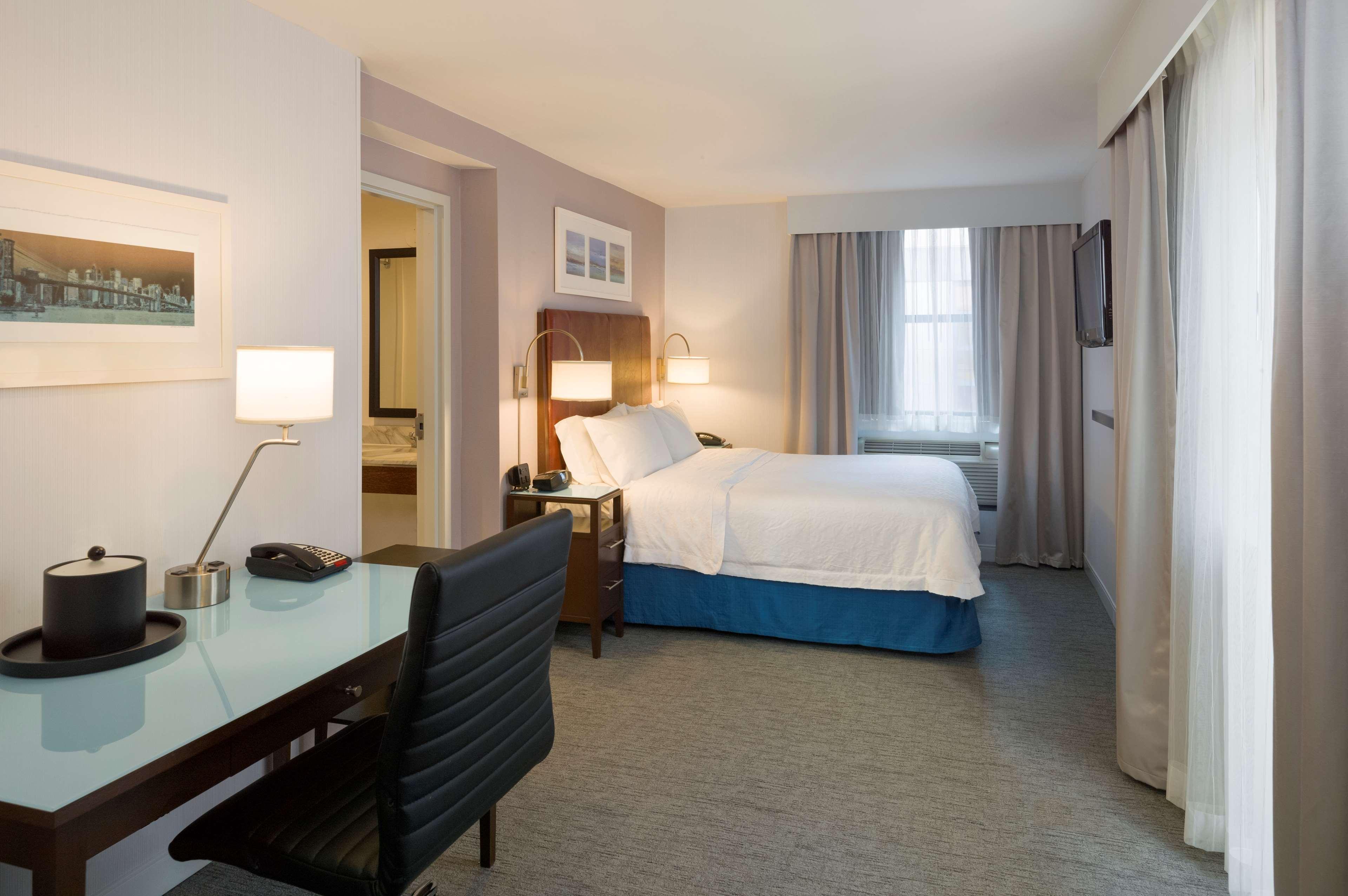 Hampton Inn Seaport Financial District New York Exterior photo