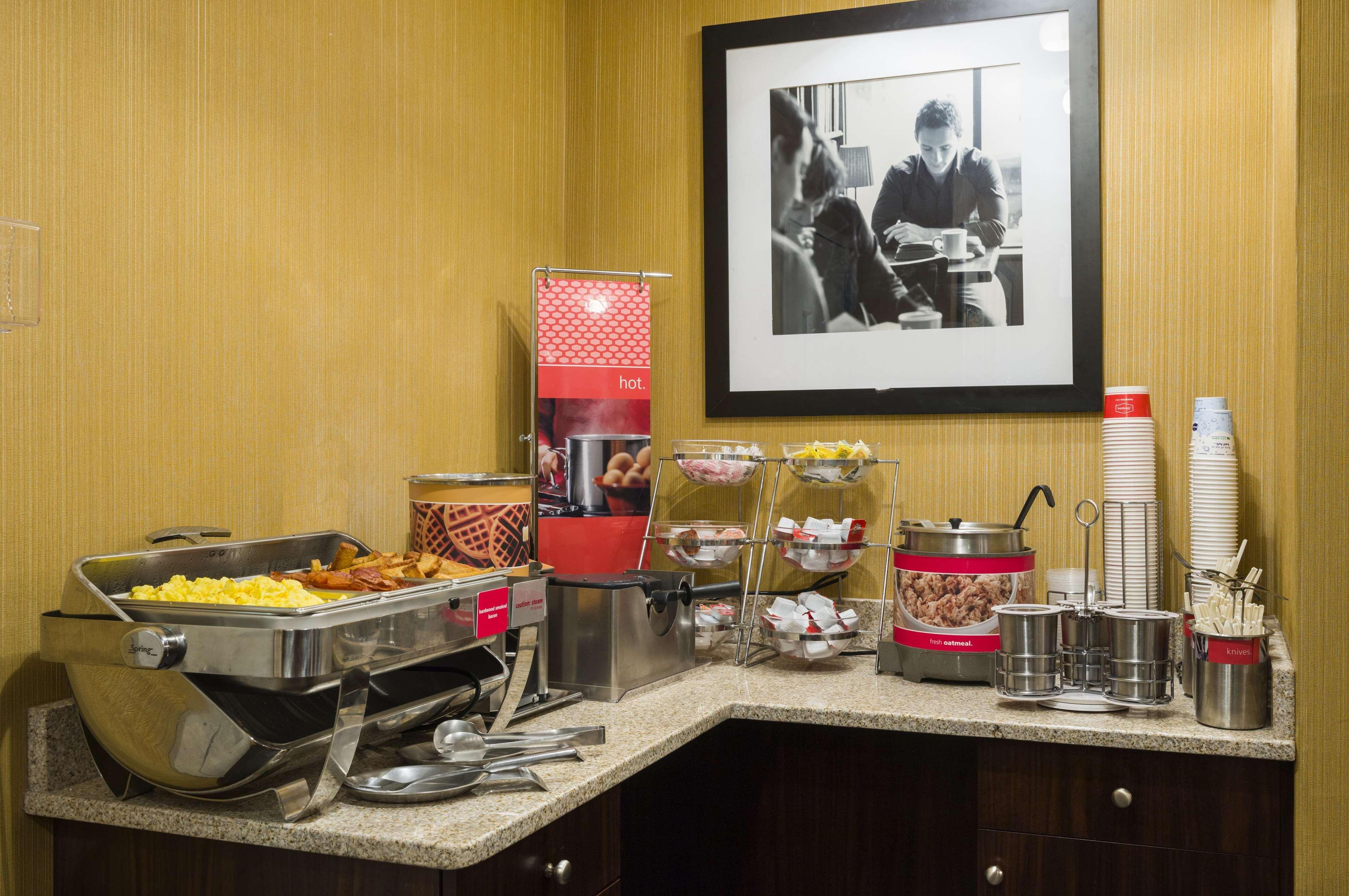 Hampton Inn Seaport Financial District New York Exterior photo