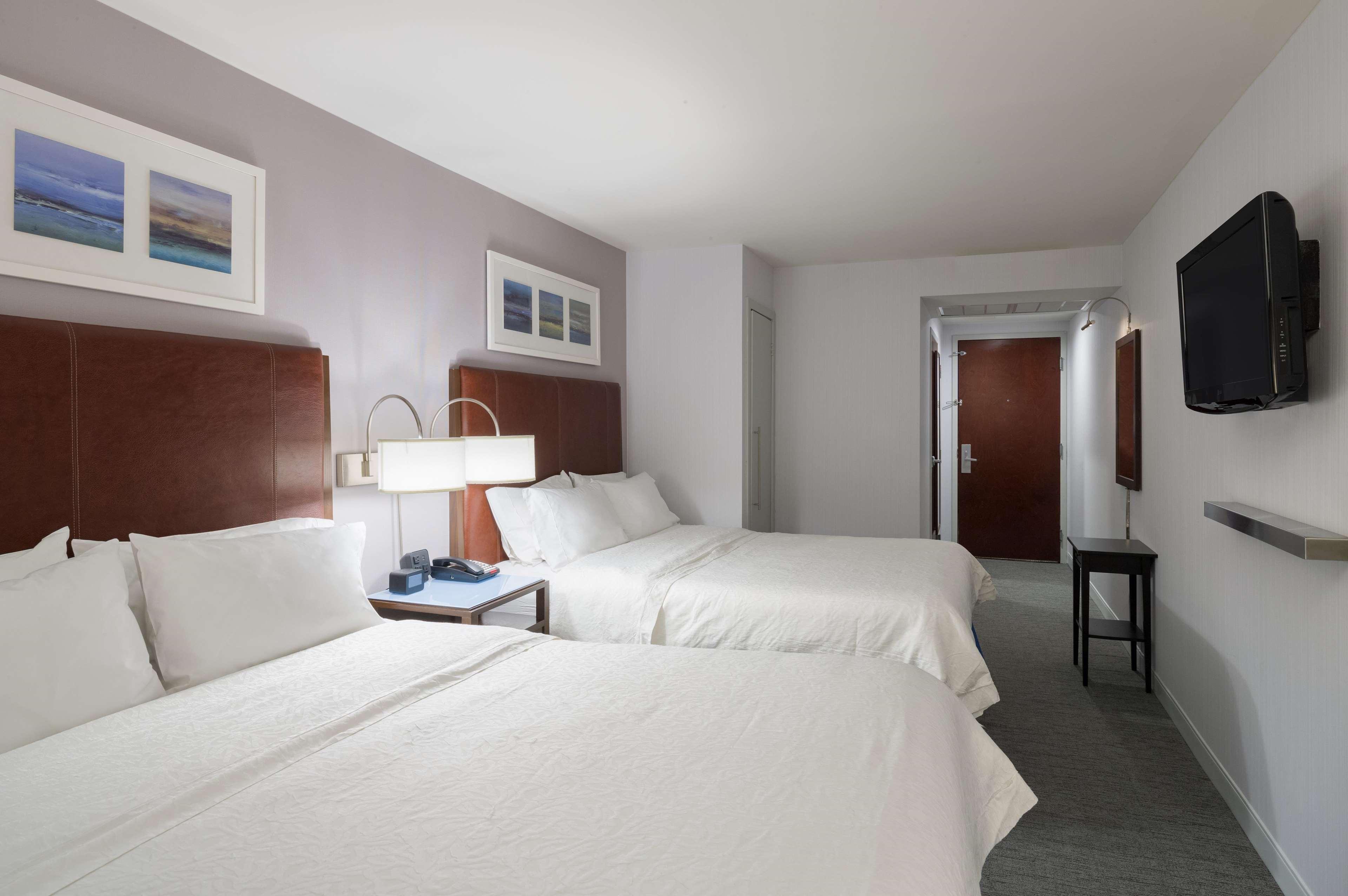 Hampton Inn Seaport Financial District New York Exterior photo