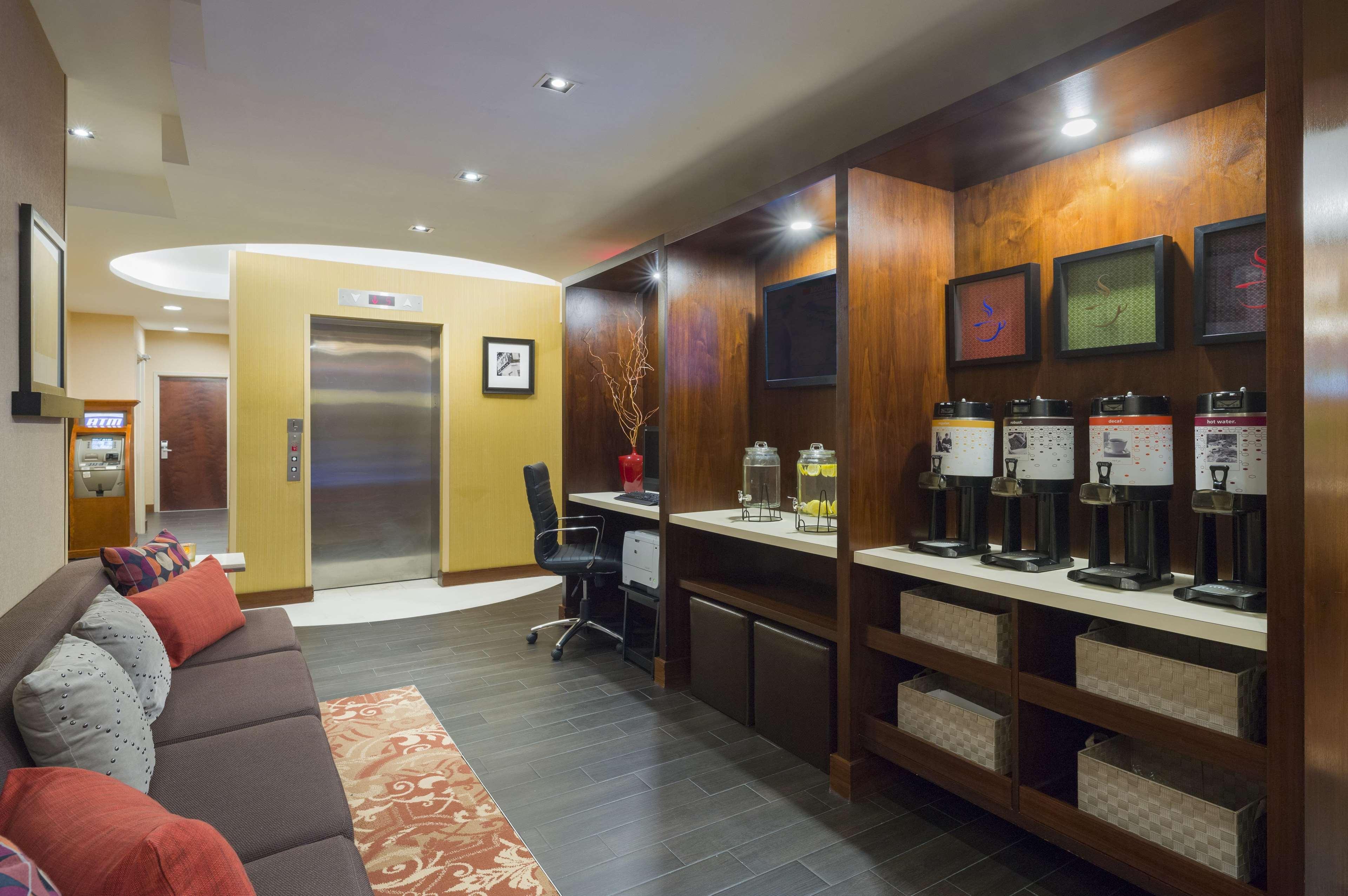 Hampton Inn Seaport Financial District New York Exterior photo