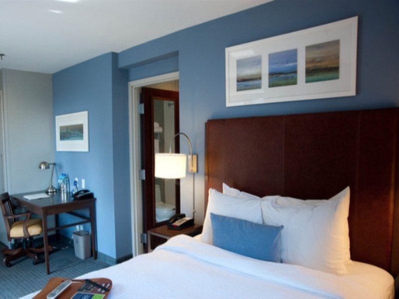 Hampton Inn Seaport Financial District New York Exterior photo