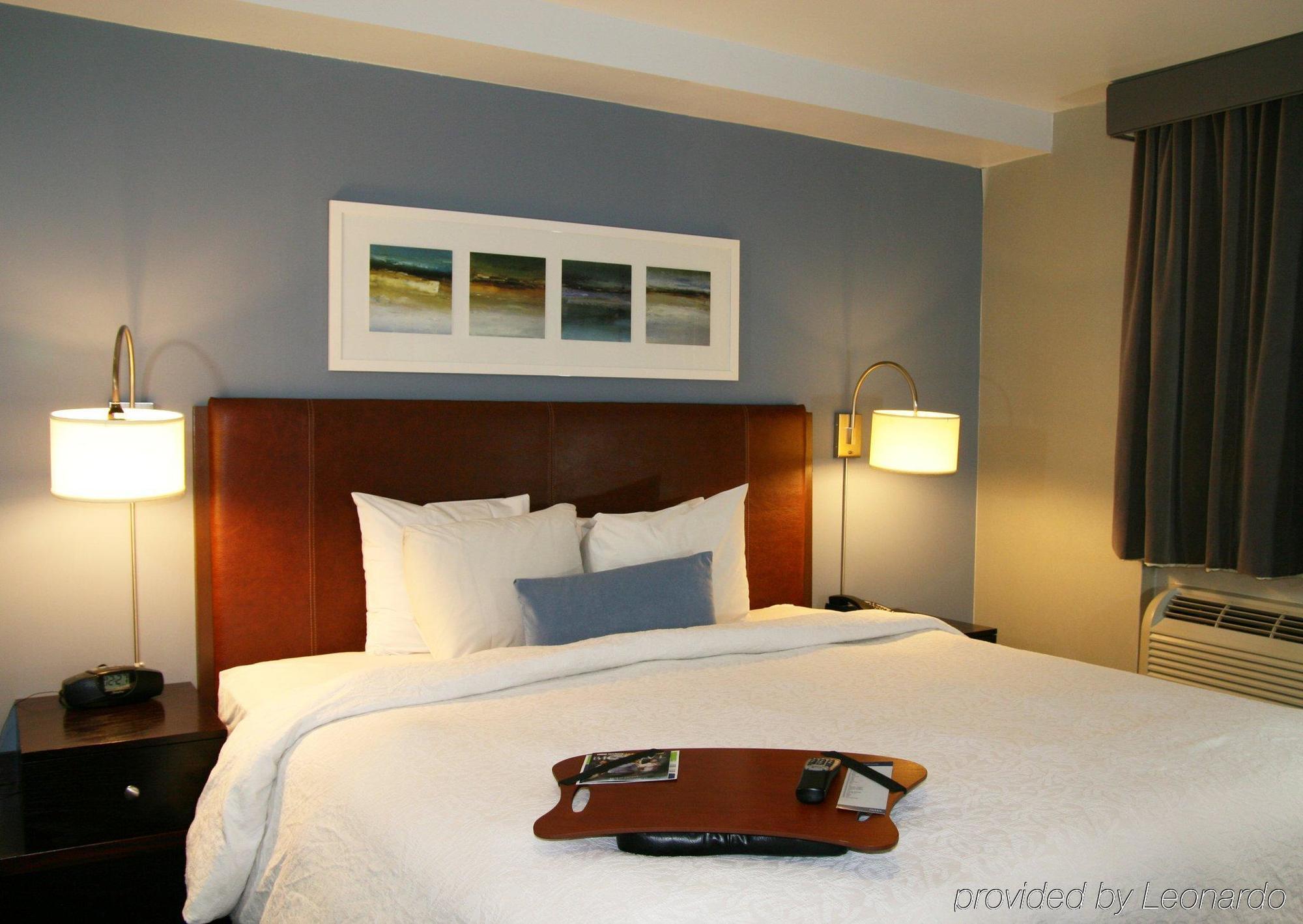 Hampton Inn Seaport Financial District New York Room photo