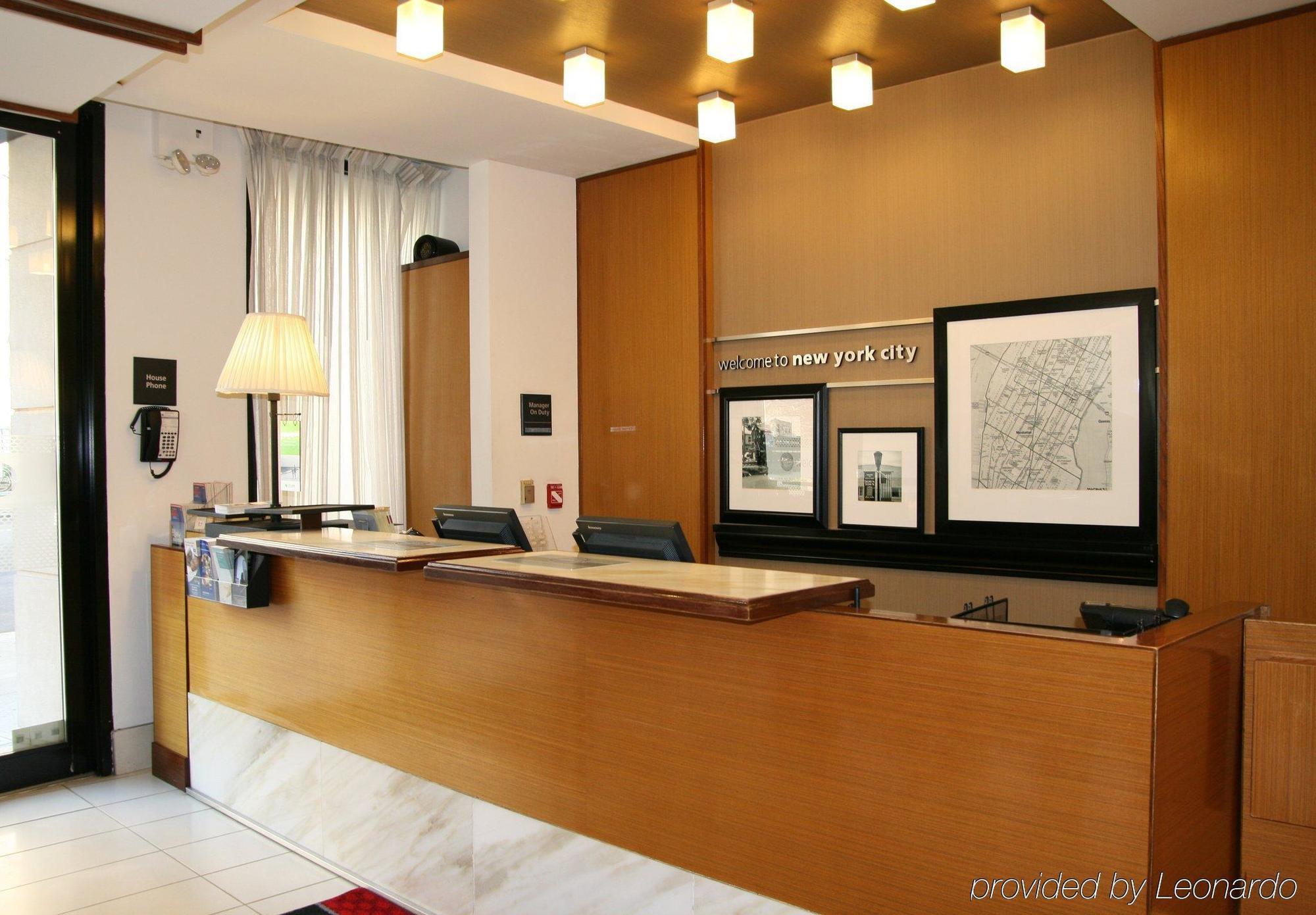 Hampton Inn Seaport Financial District New York Interior photo