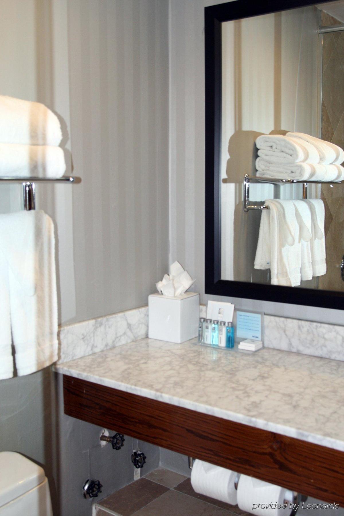 Hampton Inn Seaport Financial District New York Room photo