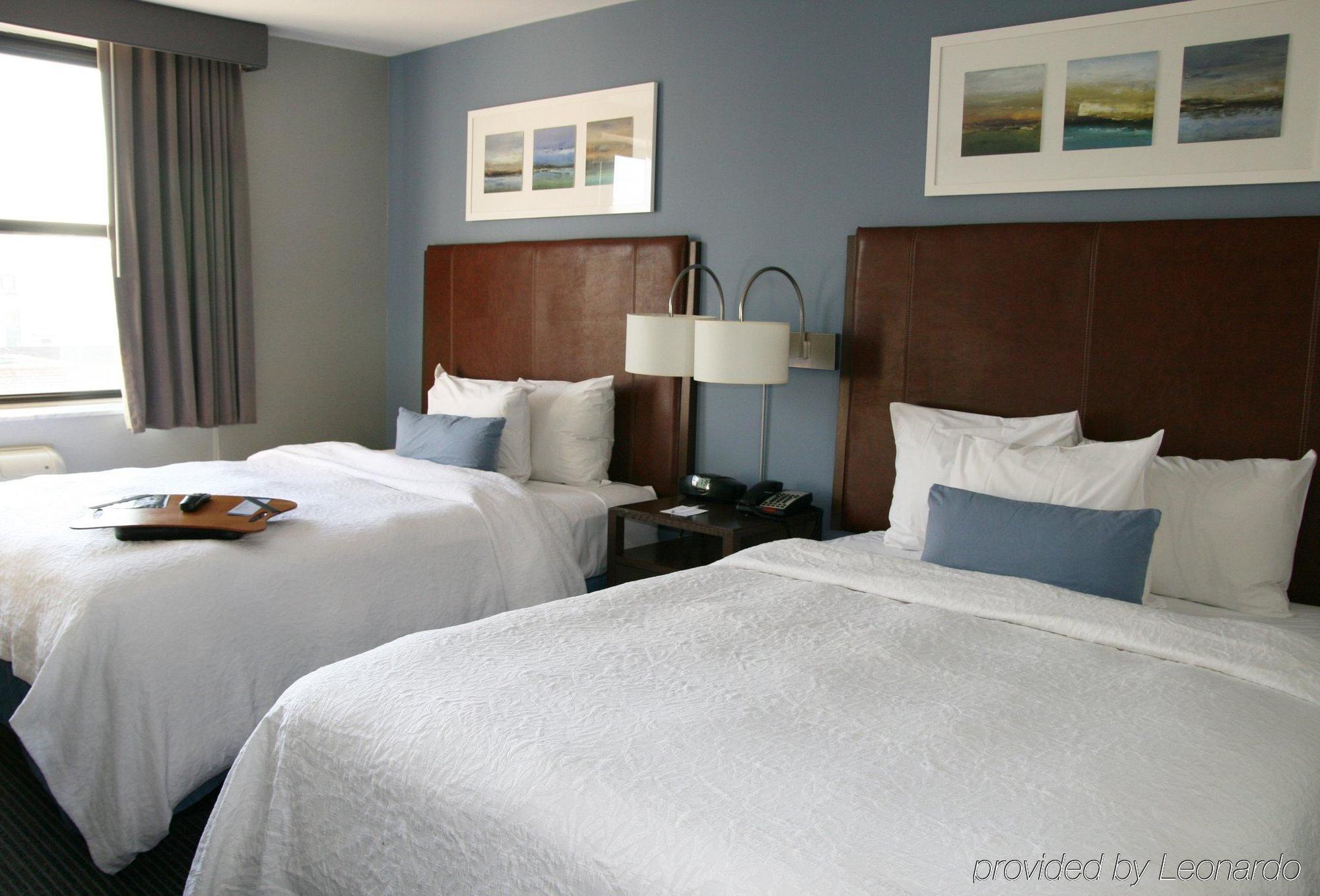 Hampton Inn Seaport Financial District New York Room photo
